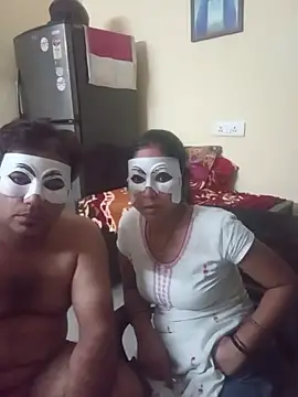 Snapshot of pinkbox chatting on March 13, 6:25 pm pinkbox online show from March 13, 6:25 pm