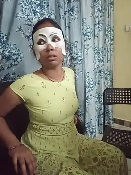 Snapshot of pinkbox chatting on March 18, 7:55 am pinkbox online show from March 18, 7:55 am