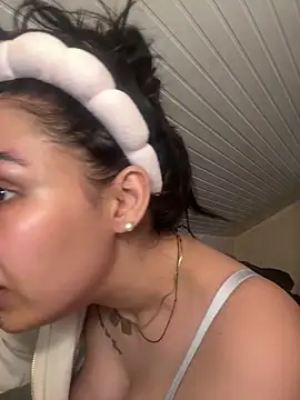 bella dauergeil online show from February 11, 9:25 am