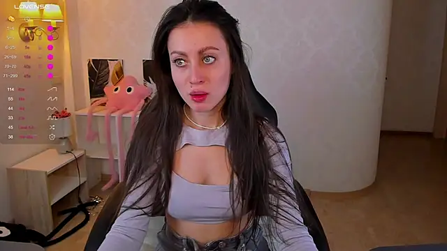 Snapshot of Eva_deep chatting on February 13, 4:30 am Eva deep online show from February 13, 4:30 am