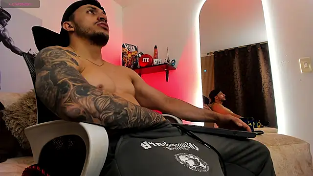 LiamReigns  online show from July 28, 3:13 am