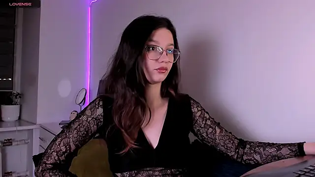 miabellee  online show from February 4, 11:09 pm