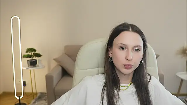 VinniePoplar online show from February 3, 2:00 pm