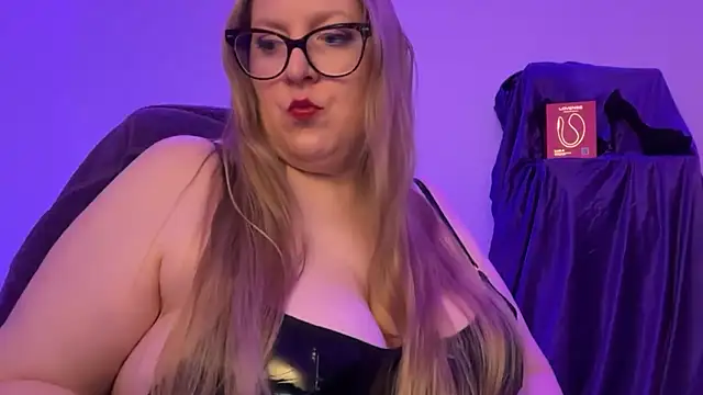 MissCharlotteXx online show from April 11, 1:54 am