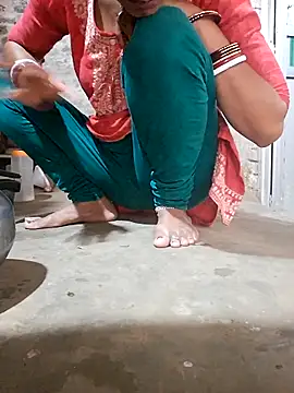 Snapshot of Sexy_kiran002 chatting on March 10, 1:32 am Sexy kiran002 online show from March 10, 1:32 am