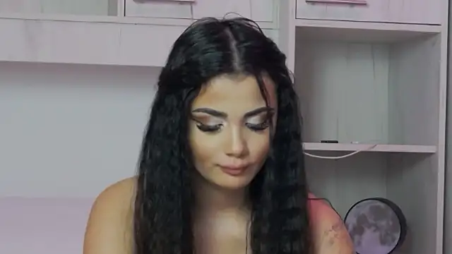 MayaMadison online show from February 3, 9:31 pm