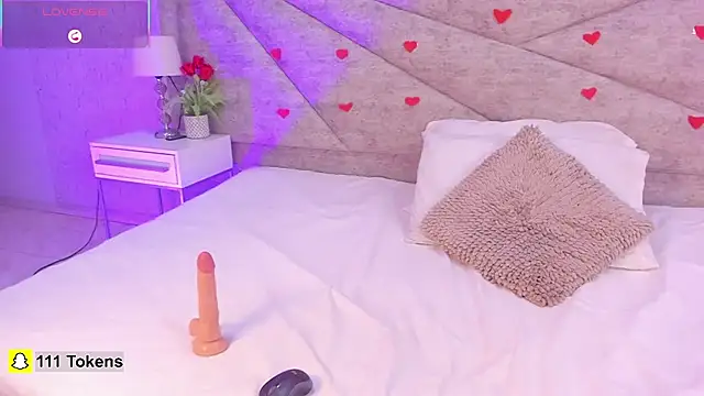 Sara Rossi   online show from February 17, 12:45 pm