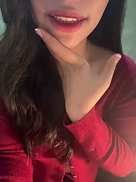 QuynhAnh 2k1 online show from February 8, 2:15 am