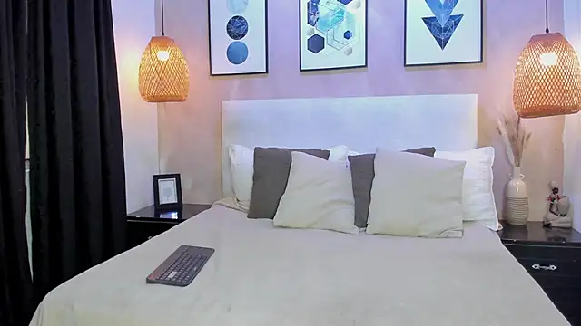 CarolinaValdez2026 online show from March 27, 11:32 am