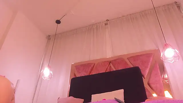 shantal cooper  online show from March 28, 5:45 pm