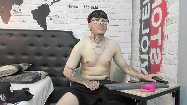 noah west19 online show from February 10, 12:42 pm