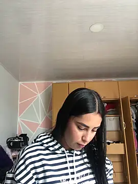 MAVI EC  online show from February 3, 6:46 pm