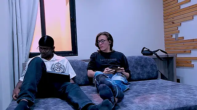 guyshardd online show from February 9, 2:21 pm