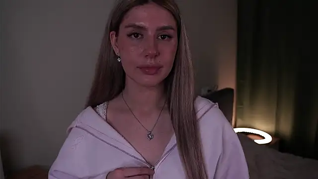 SandiCoutee online show from February 2, 7:12 pm