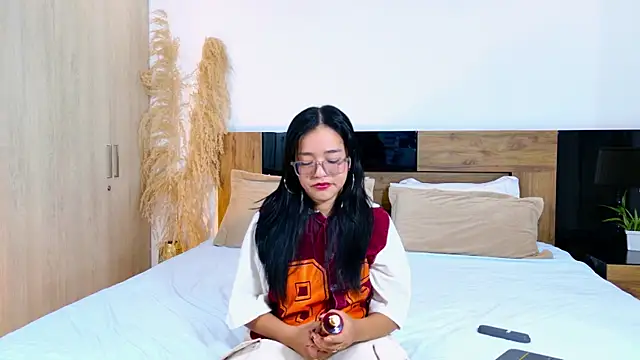 AntonellaBons online show from July 18, 2:32 pm