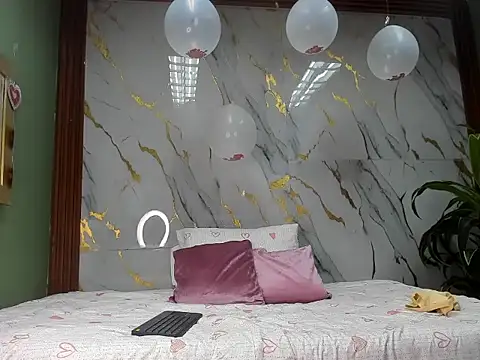 Snapshot of Amanda_Rossi chatting on February 23, 7:44 pm Amanda Rossi online show from February 23, 7:44 pm