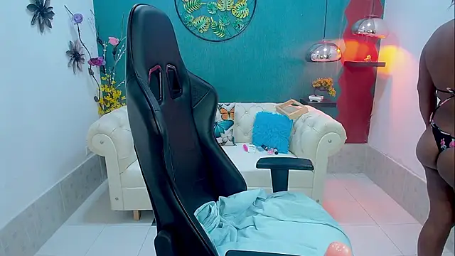 amara brunette online show from February 1, 11:09 am