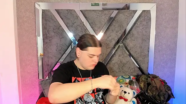 leenox nexus online show from February 7, 9:07 pm