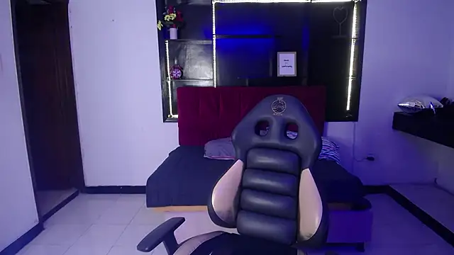 Perla lovely  online show from March 28, 12:27 pm