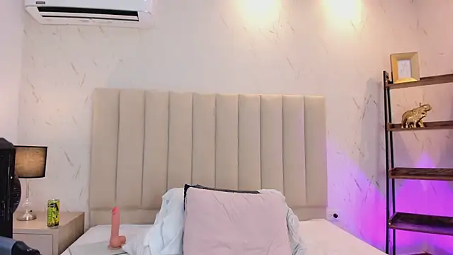 ViolettaRousee  online show from June 11, 12:32 am