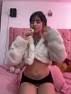 nicky angelyc online show from February 4, 2:45 pm