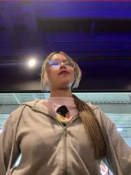 honey luminair online show from February 2, 9:02 pm