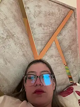 honey luminair online show from February 3, 3:39 pm