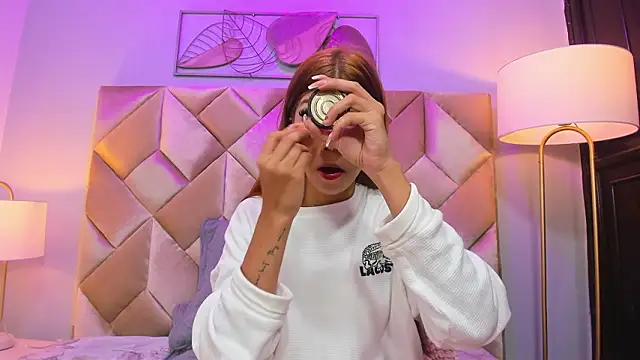 Thalya Adams online show from March 15, 12:22 pm