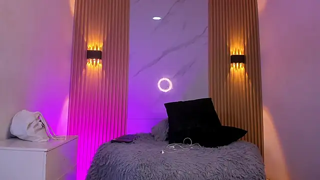 Christopher Hunter online show from March 19, 7:40 pm