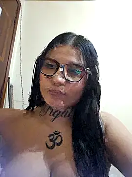 Snapshot of tatuadabr chatting on February 8, 7:01 am tatuadabr online show from February 8, 7:01 am