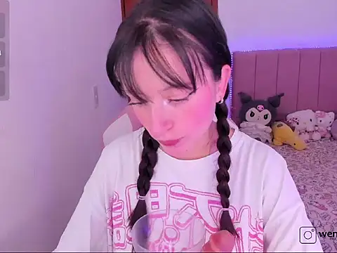 Snapshot of wenn_ chatting on March 20, 1:43 am wenn online show from March 20, 1:43 am