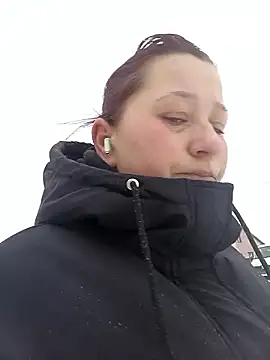 Snapshot of KissCandy17 chatting on February 5, 6:51 am KissCandy17 online show from February 5, 6:51 am