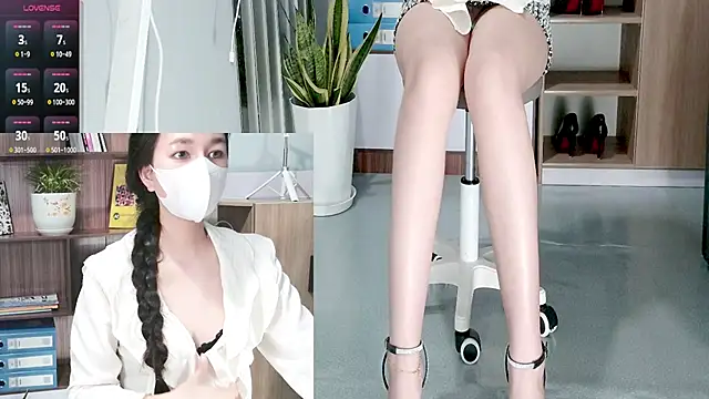 Snapshot of Zinna999 chatting on August 8, 1:02 pm Zinna999 online show from August 8, 1:02 pm