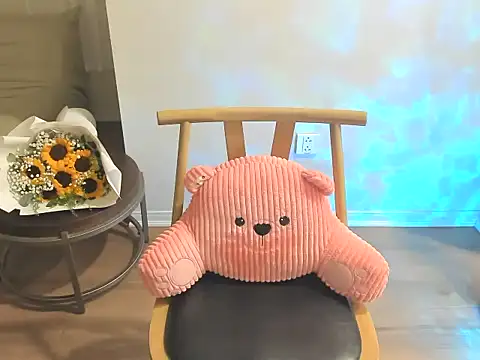 Snapshot of Ella_nora chatting on March 10, 5:45 am Ella nora online show from March 10, 5:45 am