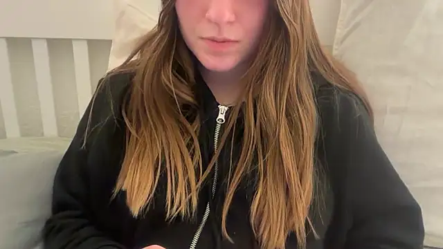 Lucyschickt online show from February 15, 7:54 pm