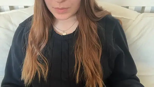 Snapshot of Lucyschickt chatting on April 23, 2:30 pm Lucyschickt online show from April 23, 2:30 pm