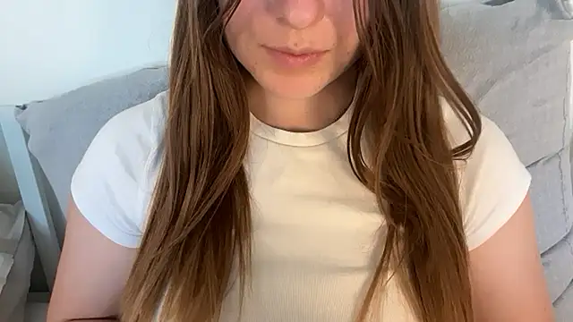Snapshot of Lucyschickt chatting on May 29, 1:31 pm Lucyschickt online show from May 29, 1:31 pm