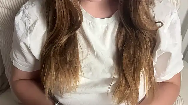 Lucyschickt online show from July 17, 8:14 pm