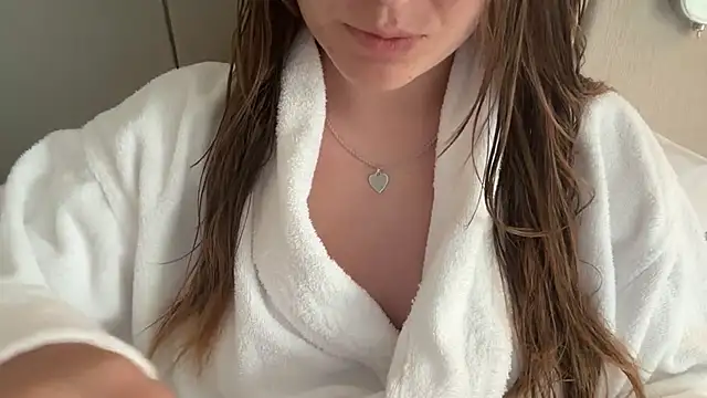 Lucyschickt online show from July 27, 2:46 pm