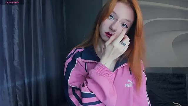 TarynPalek online show from July 6, 7:49 am