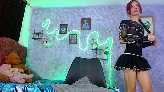 Everlin  Hot  online show from February 9, 11:14 am