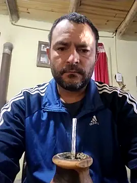 Snapshot of lio199010 chatting on March 23, 11:36 am lio199010 online show from March 23, 11:36 am