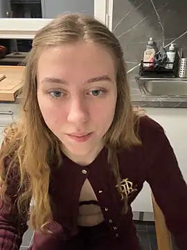 romyxxs online show from March 8, 6:55 pm