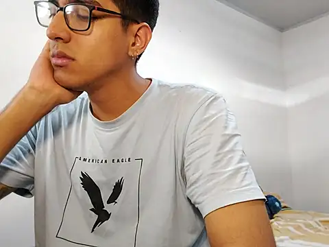 Snapshot of NickFin chatting on March 5, 7:43 pm NickFin online show from March 5, 7:43 pm