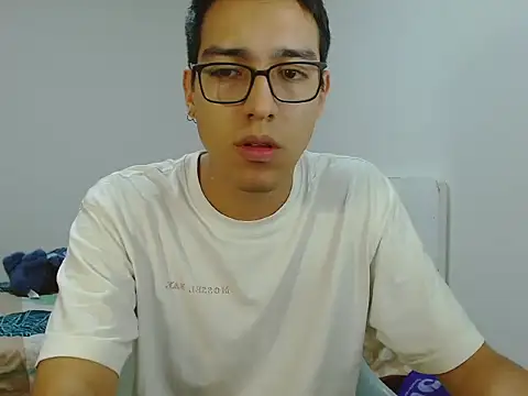 Snapshot of NickFin chatting on March 21, 2:38 am NickFin online show from March 21, 2:38 am