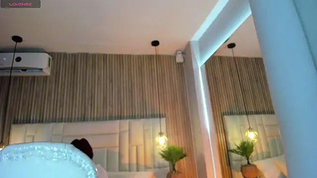 Ravenn21x online show from March 20, 11:37 am