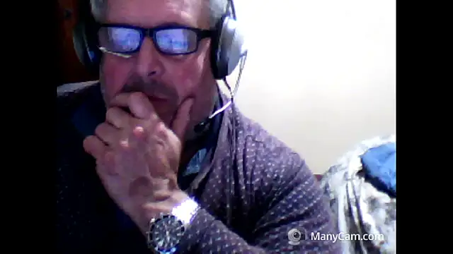 swichcassanesi online show from February 18, 9:22 pm