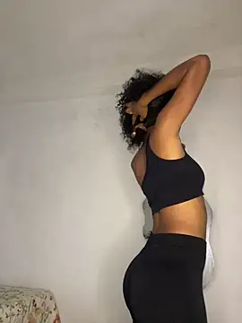 LIA PARKERR online show from March 19, 10:58 pm