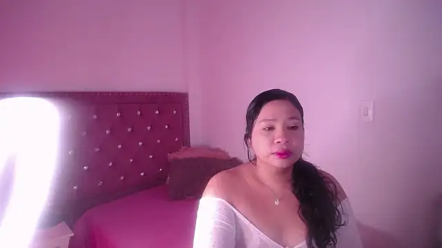 Snapshot of miafuegolatino chatting on June 12, 3:05 am miafuegolatino online show from June 12, 3:05 am