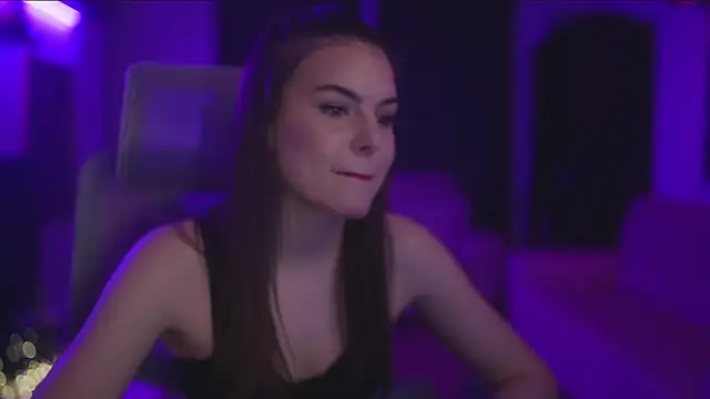 kiara danger online show from February 4, 8:47 pm